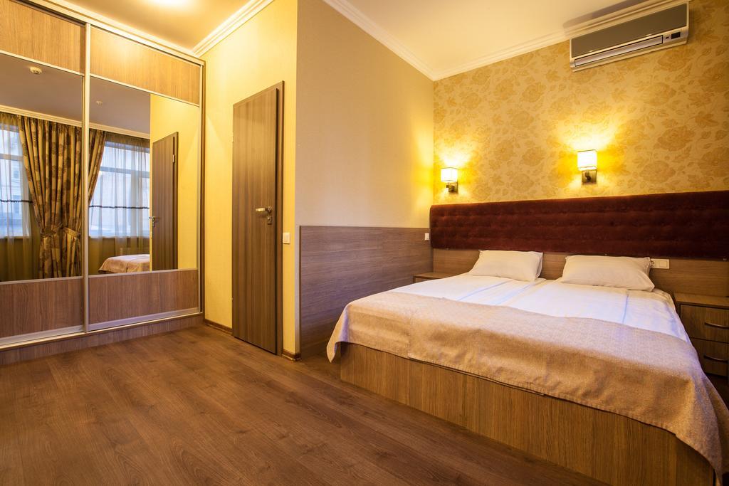 Hotel Classic เคียฟ ภายนอก รูปภาพ